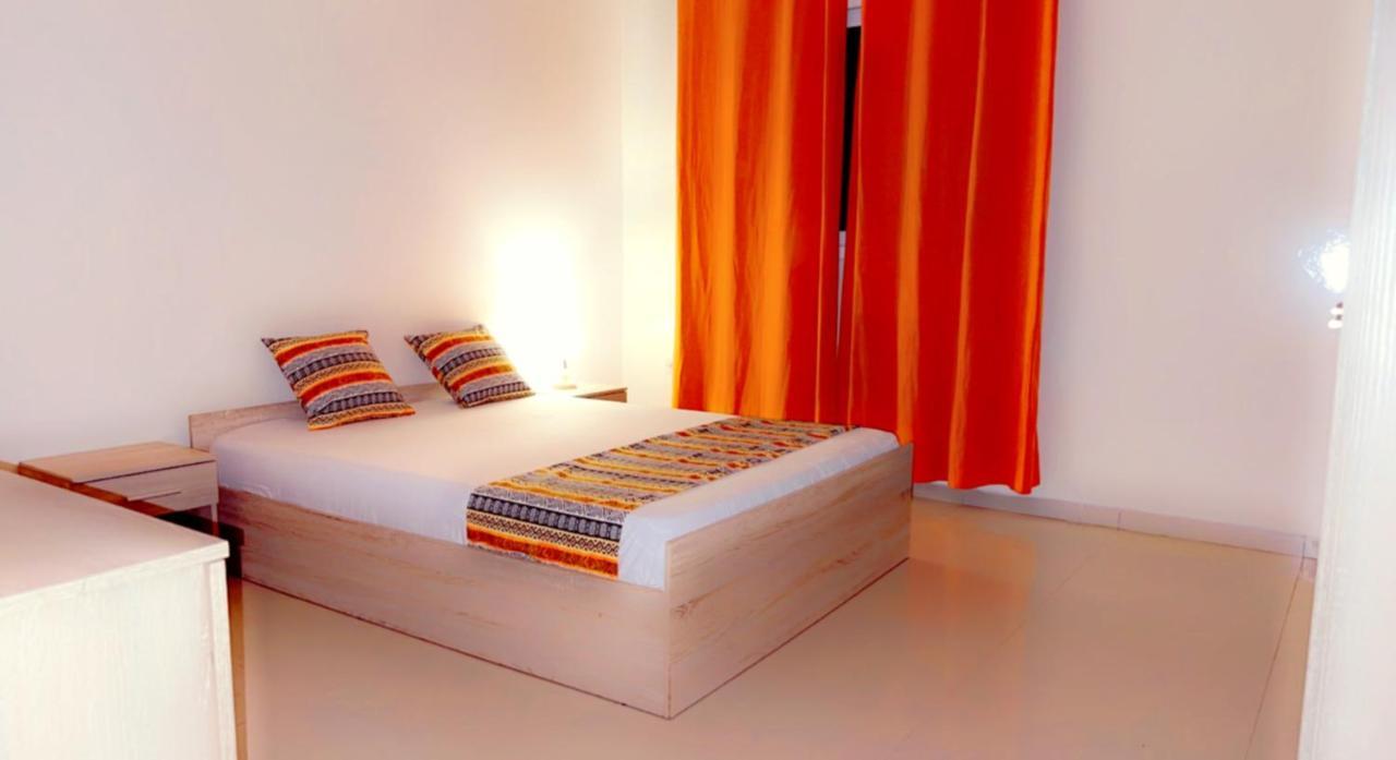 Yelow Home Dakar Bagian luar foto